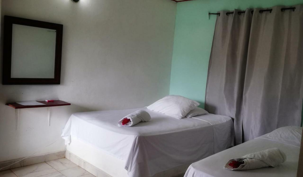 Hotel Santa Fe Екстериор снимка